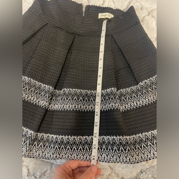 Ginger G medium skirt. - Picture 4 of 5